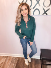 Load image into Gallery viewer, Green and Plaid Elbow Pad Quilted Pullover

