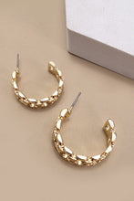 Load image into Gallery viewer, Gold Chain Design Hoop Earrings
