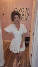 Load and play video in Gallery viewer, White Floral Puff Sleeve Dress

