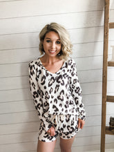 Load image into Gallery viewer, Leopard Print Scoop Neck Long Sleeve Loungewear Set
