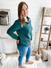 Load image into Gallery viewer, Green and Plaid Elbow Pad Quilted Pullover

