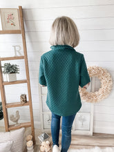 Load image into Gallery viewer, Green and Plaid Elbow Pad Quilted Pullover
