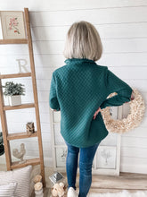 Load image into Gallery viewer, Green and Plaid Elbow Pad Quilted Pullover
