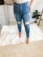 Load image into Gallery viewer, Plus Size 5 Button Down High Rise Distressed Jeans
