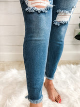 Load image into Gallery viewer, Plus Size 5 Button Down High Rise Distressed Jeans
