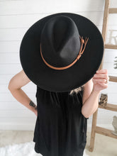 Load image into Gallery viewer, Black Wide Brim Tassel Hat
