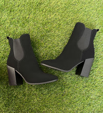 Load image into Gallery viewer, Black Chunky Heel Bootie
