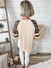 Load image into Gallery viewer, Ruffled Leopard Tiered Sleeve Top
