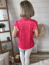 Load image into Gallery viewer, Hot Pink Cheetah Print Ruffled Top
