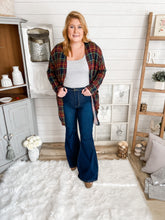 Load image into Gallery viewer, Dark Wash Flare Non-Distressed High Rise Jeans
