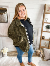 Load image into Gallery viewer, Plus Size Black and White Plaid Olive Button Down Sherpa Jacket
