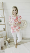 Load and play video in Gallery viewer, Floral Print Puff Sleeve Top
